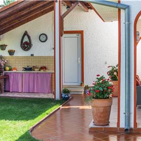 4 Bedroom Villa with Pool and Annex near Porec, Sleeps 8